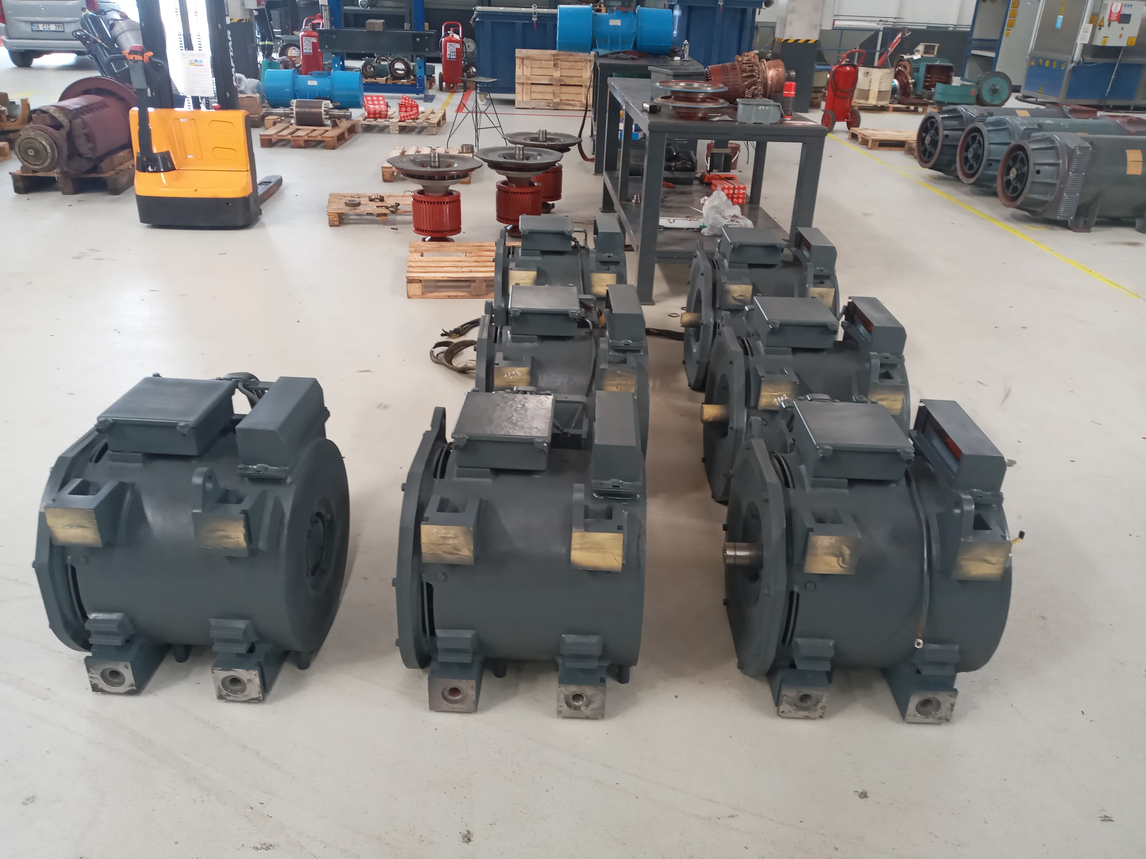 Traction motors on the overhaul line