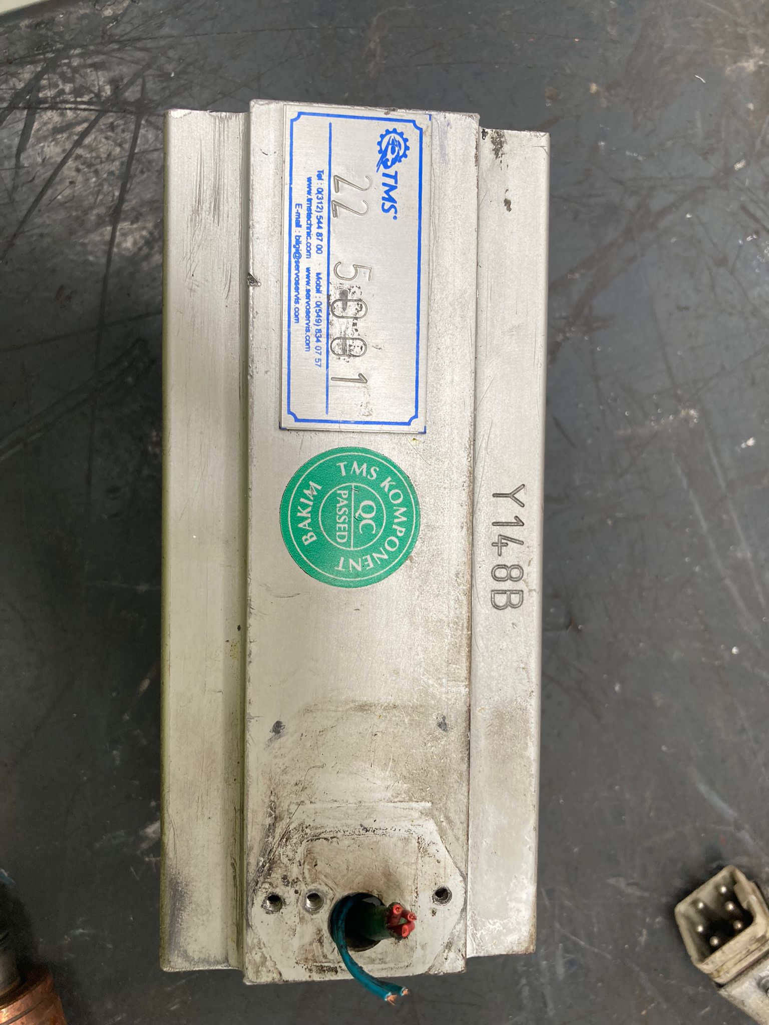 A silver motor housing