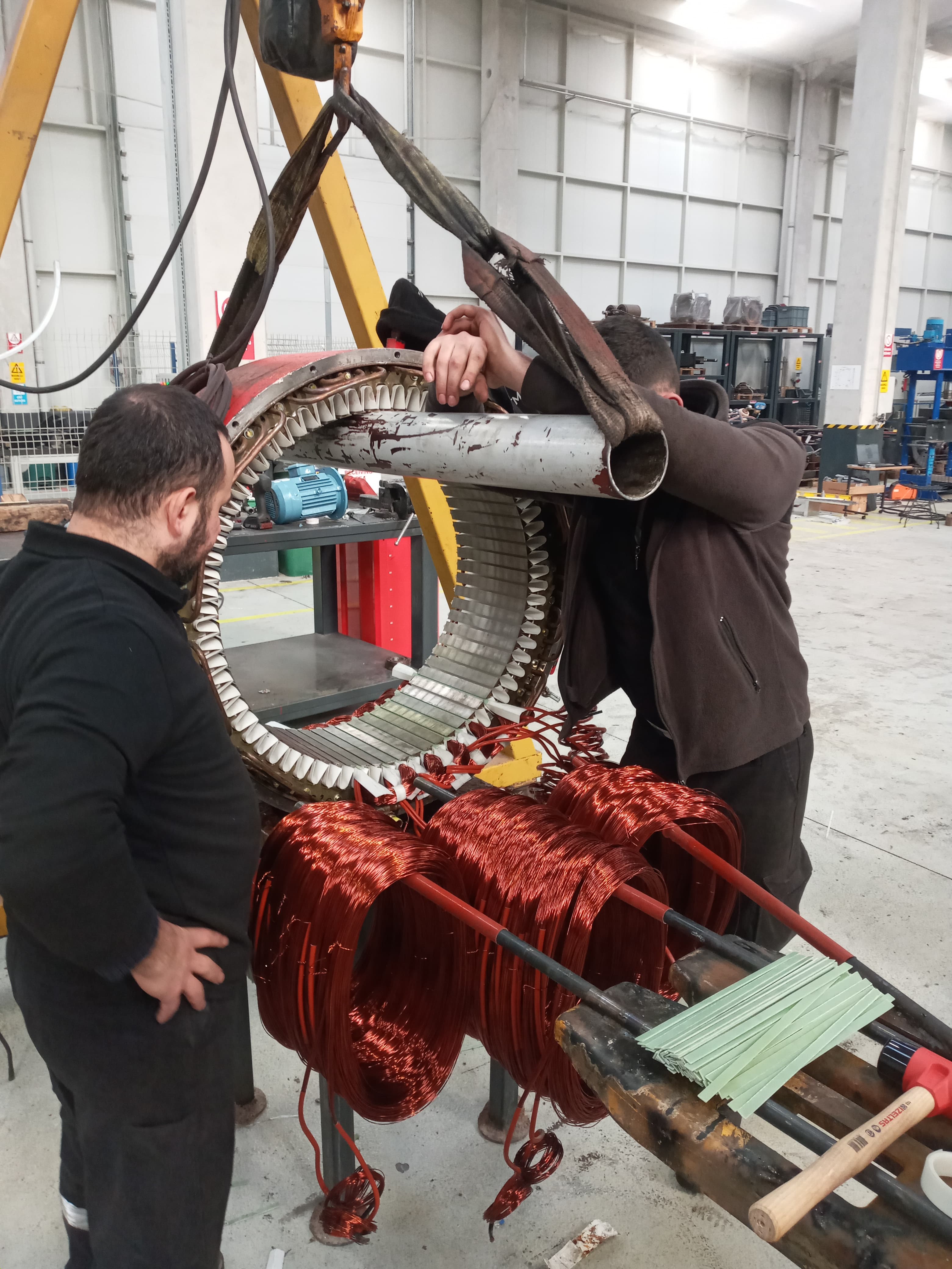 Moving a stator with a crane