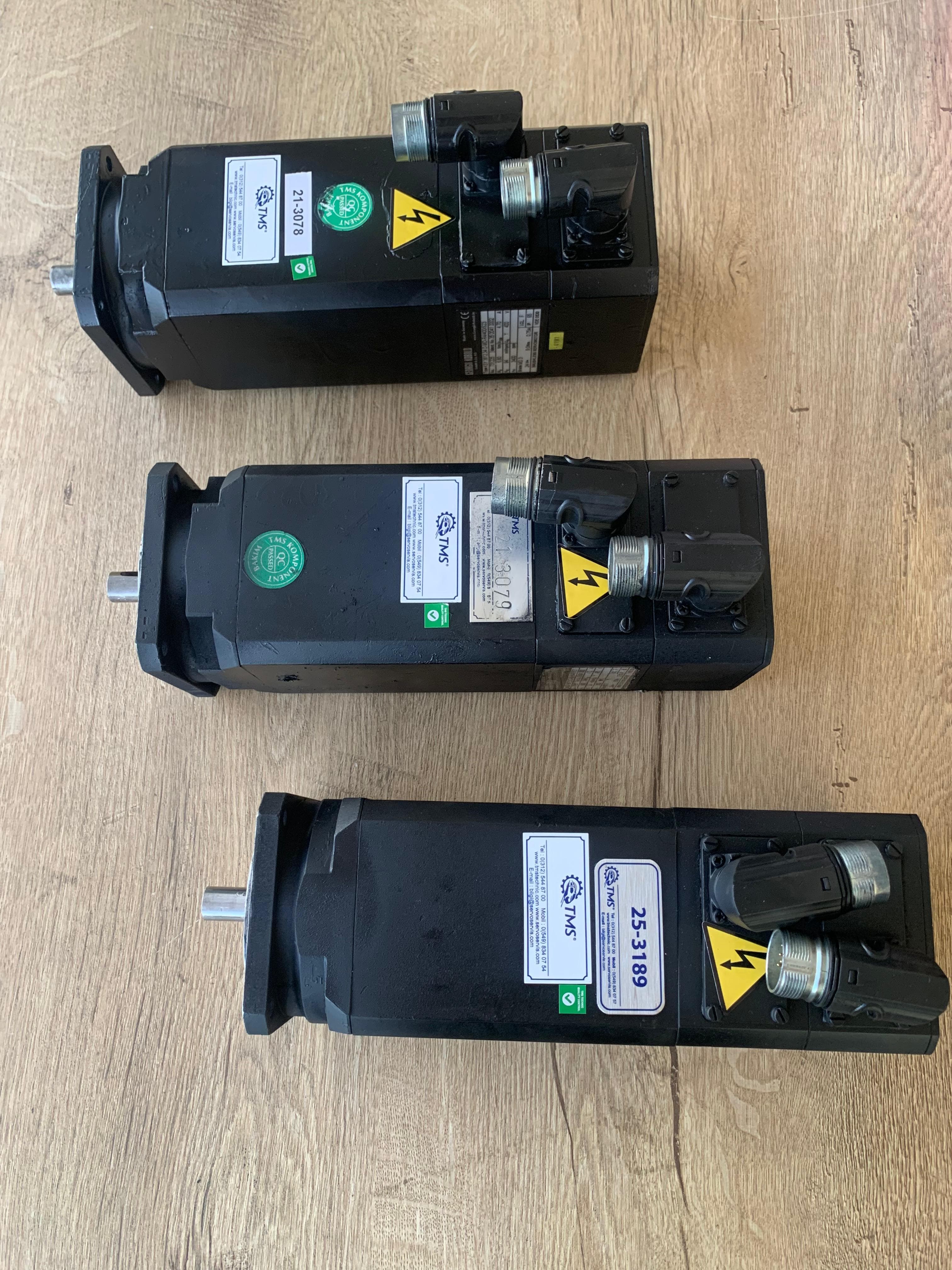 Repaired servo motors on the workbench