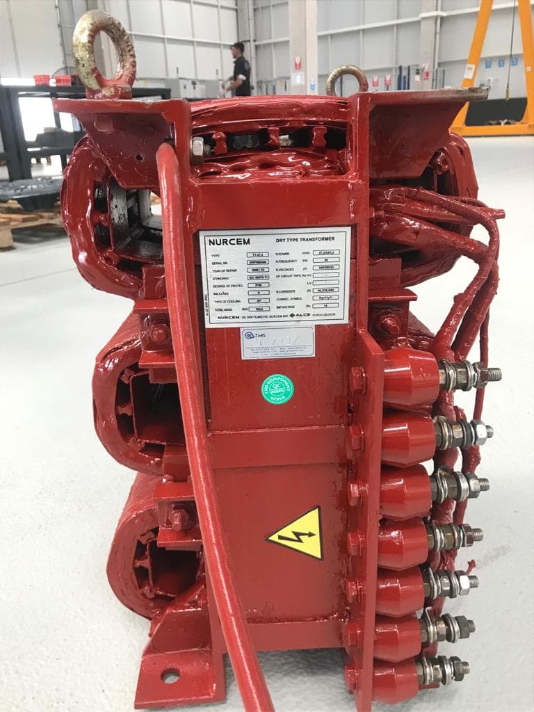 Terminal connections of a red motor housing